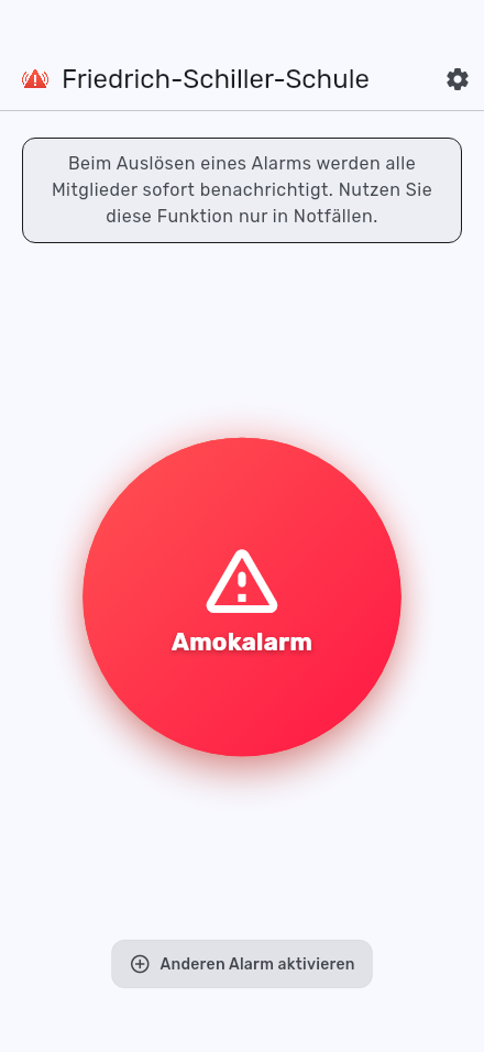 Originalansicht der NOKO-App: Friedrich-Schiller-Schule mit rotem Amokalarm-Knopf